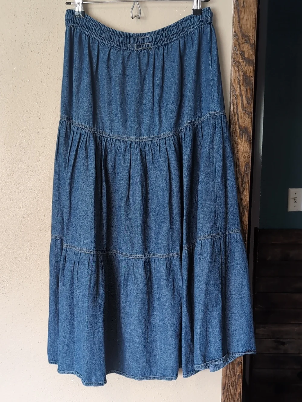 Casual Blue Denim Tiered Maxi Skirt with Elastic Drawstring Waist - Picture 3 of 3